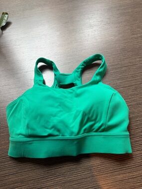 Lululemon Everlux Train bra Medium Support, C/D Cup: Kelly Green